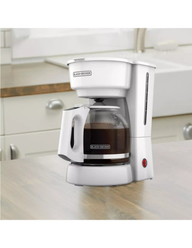 CAFETERA BLACK DECKER-12 TAZAS-SISTEMA GOTEO-BOTON ENCENDIDO Y APAGADO-BLANCA