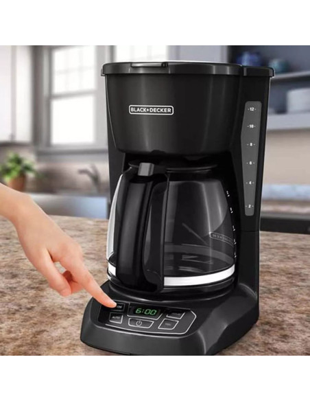 CAFETERA BLACK DECKER-12 TAZAS-DIGITAL-APAGADO AUTOMATICO-NEGRA