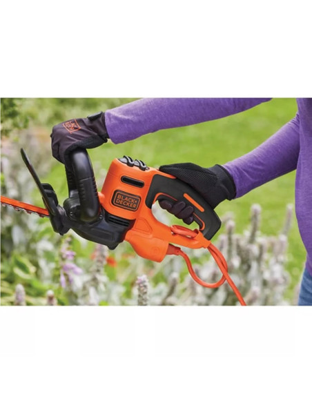 Cortador de Arbustos Black Decker Hoja de Acero 22 Pulg  4Amp 3600 Cpm Trazos Tomate