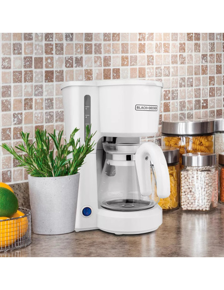 Cafetera Black Decker 5 Tazas Filtro Permanente Boton Encendido y Apagado Blanca
