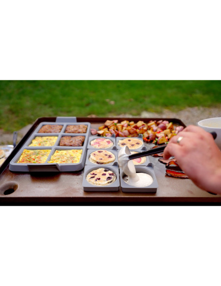 BANDEJA DE ANILLO CUISINART 14.5X9PULG. PARA HUEVOS 7PCS SILICONA GRIS